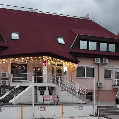 FotSzent Benedek Apartman公寓 外观 照片