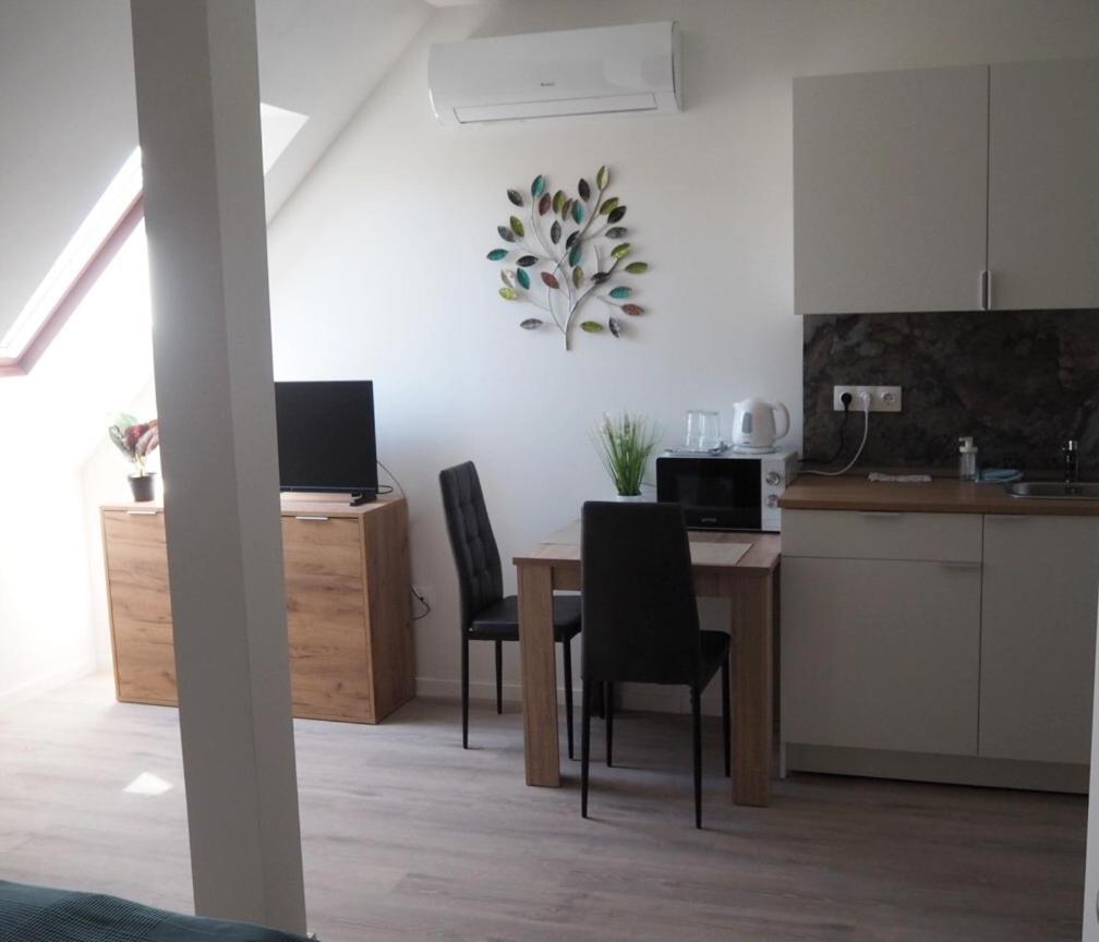 FotSzent Benedek Apartman公寓 外观 照片