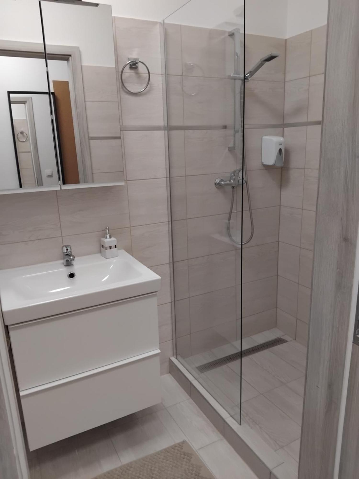 FotSzent Benedek Apartman公寓 外观 照片