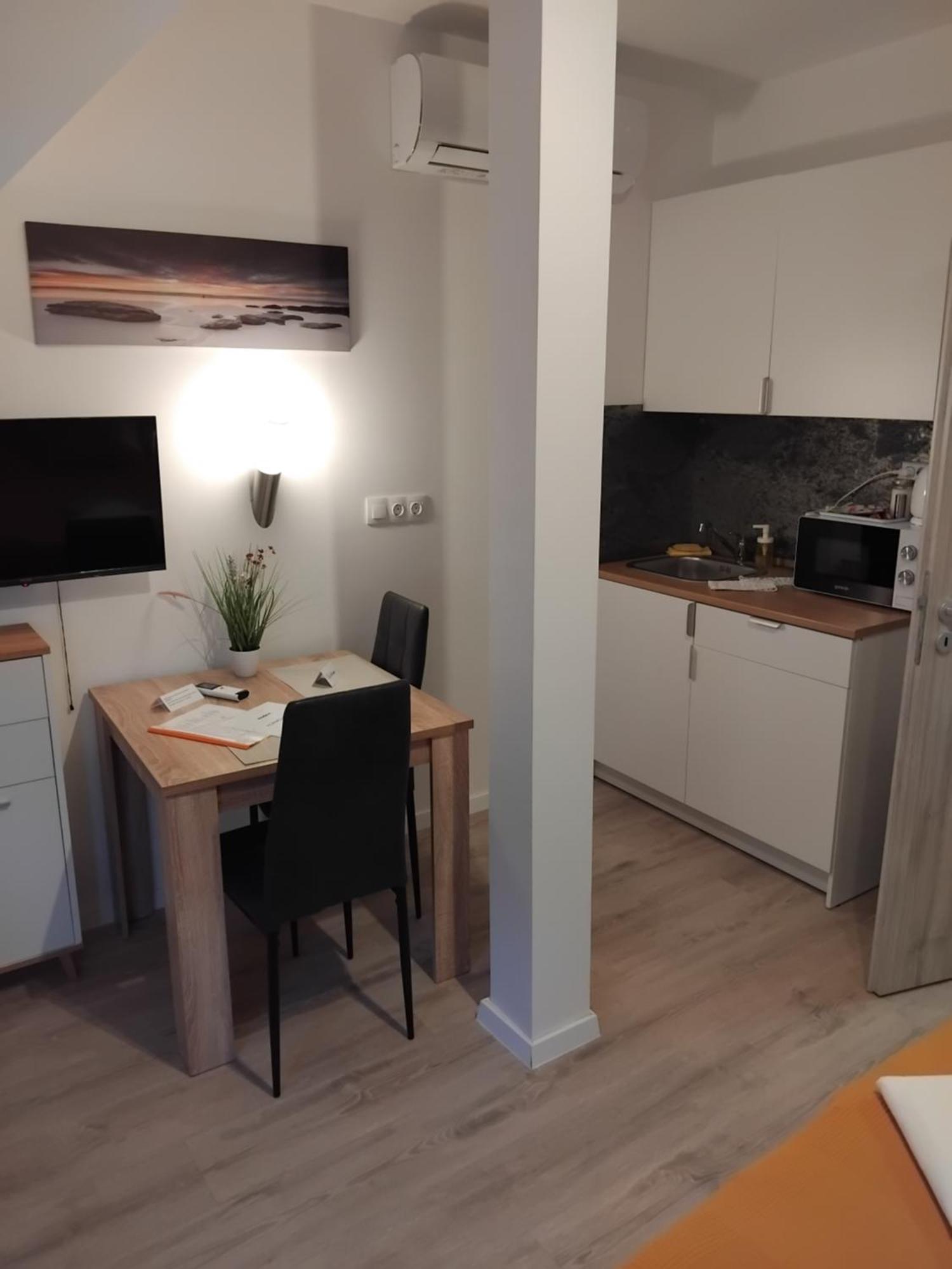 FotSzent Benedek Apartman公寓 外观 照片